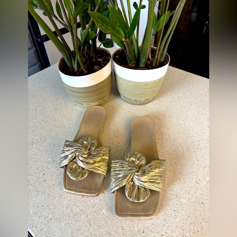 Elegant Gold Knot Women's Sandals/Slides